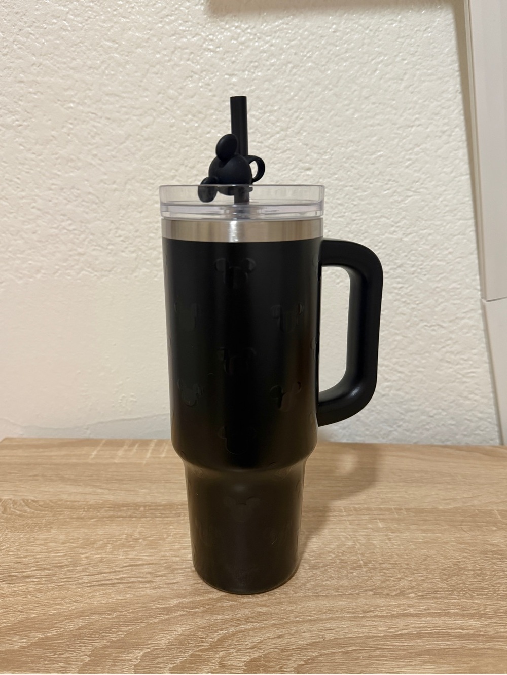 NWT Disney Mickey Mouse 30oz Stainless Steel Travel Tumbler with straw cover